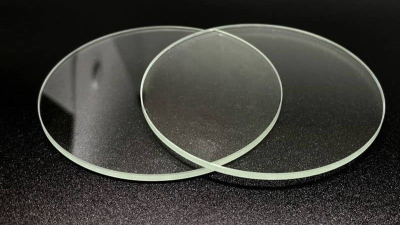 kinh sapphire dong ho